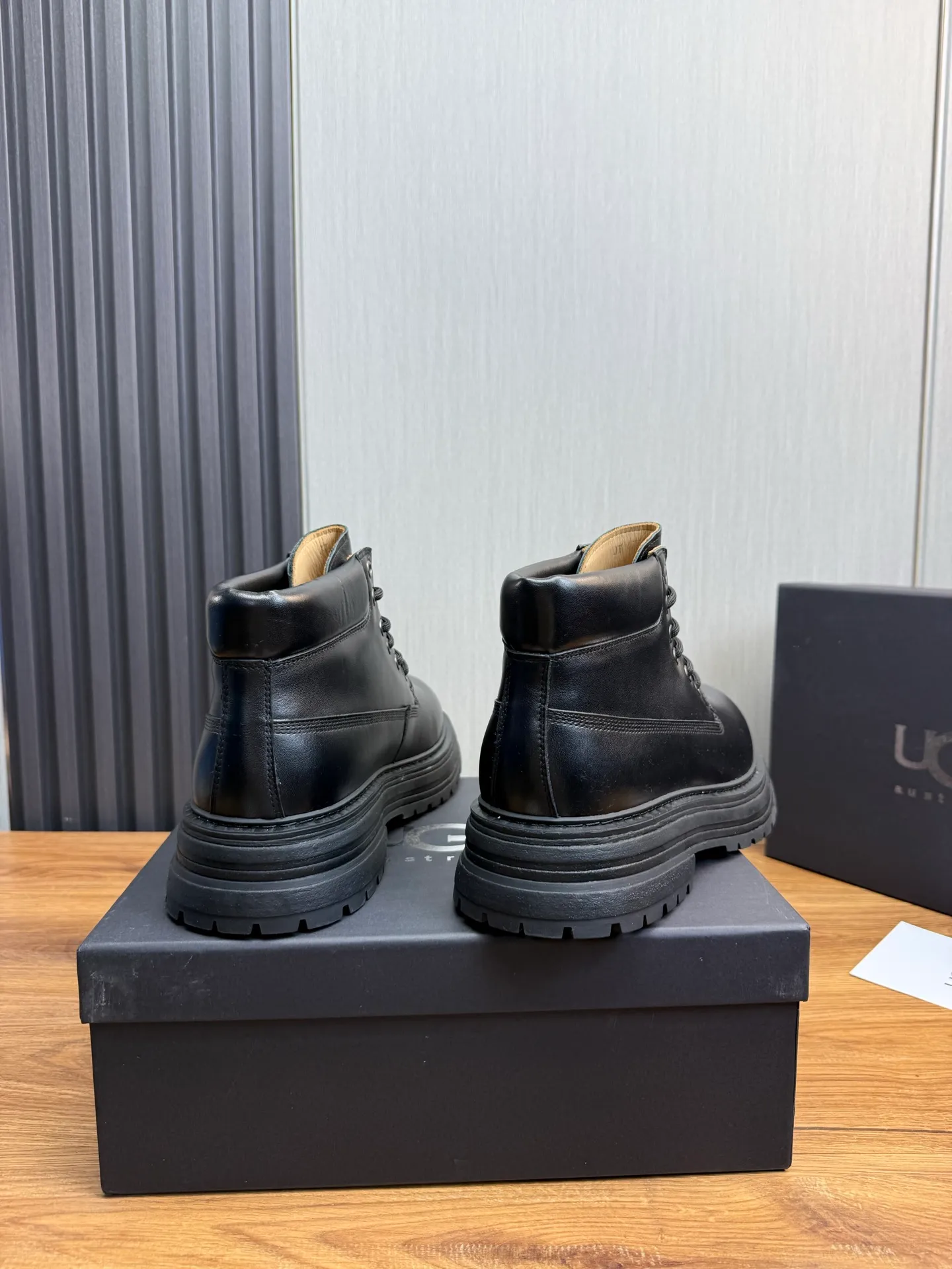 Factory price 680💰 [UGG] Men's hot winter warm boots🐑Simple and fashionable design, cowhide➕comfortable and warm wool lining. Soft and comfortable to wear, good warmth retention, and excellent foot feel. Regular size 38-45